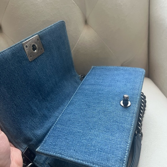 CHANEL Blue Denim Boy Flap Bag Meduim size - Picture 5 of 10